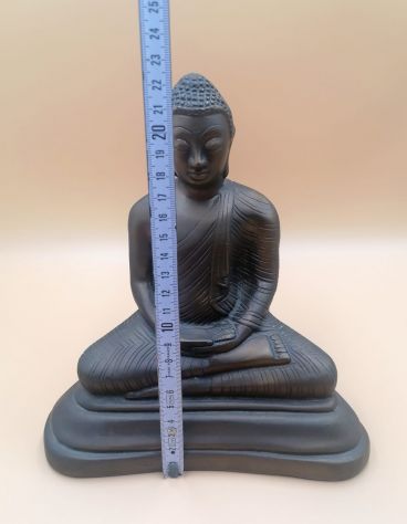 SCULTURA IN BRONZO RAFFIGURANTE IL BUDDHA IN MEDITAZIONE. INDIA/NEPAL, 1900. - Foto 10