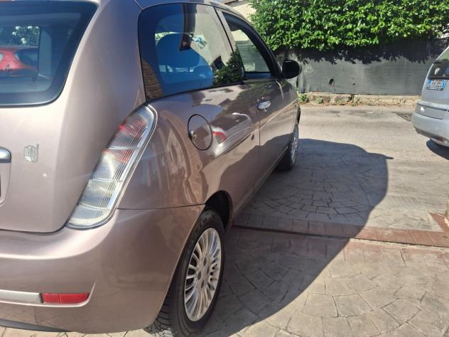 Lancia Ypsilon 1.2 Argento neopatentati - Foto 6