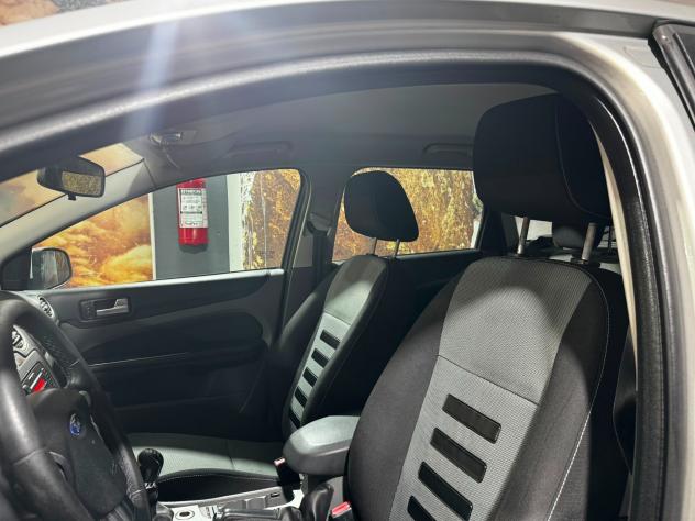 Ford Focus 1.6 TDCi (110CV) SW Tit. DPF - Foto 10