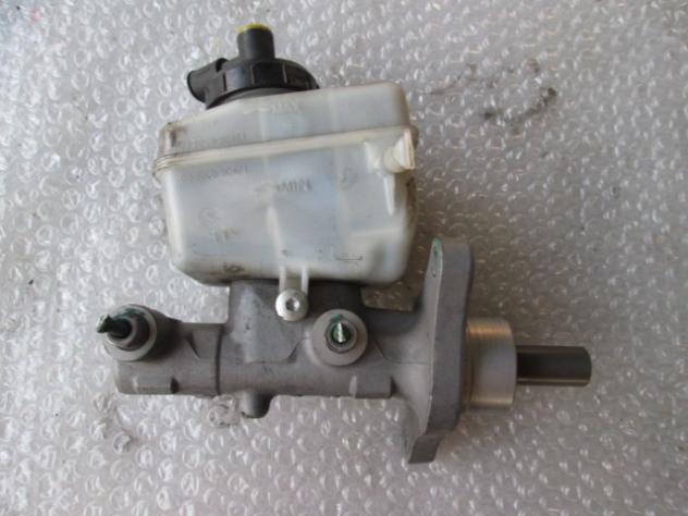 6001551313 POMPA COMANDO FRENI CON VASCHETTA DACIA SANDERO 1.4 B 55KW 5M 5P (2008) RICAMBIO USATO 03350890471 03350890461 6001551313