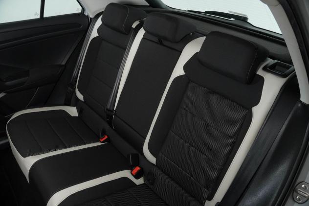 Volkswagen T-Roc 2.0 TDI DSG Advanced 4motion 150CV - Foto 10