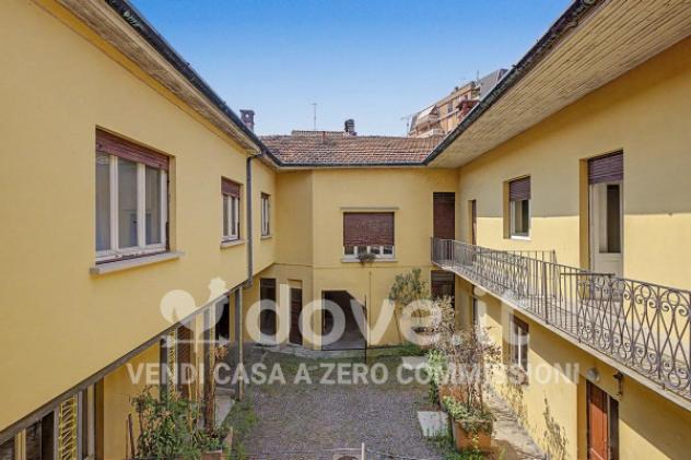 Casa indipendente di 840 m² con più di 5 locali in vendita a Golasecca - Foto 6