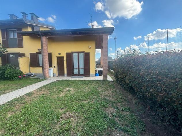 Villetta di testa con taverna, doppi servizi e doppio box - Foto 5