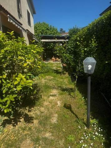 Villetta a schiera angolare in vendita a Calci 220 mq Rif: 1410190