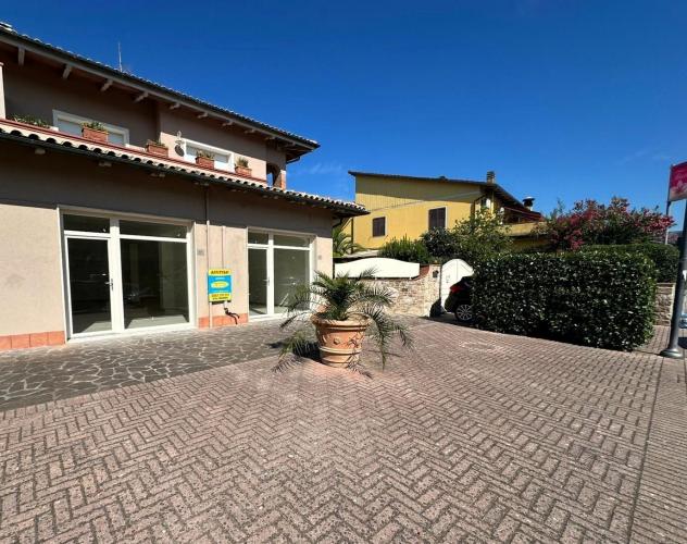 locale commerciale in affitto a Bientina