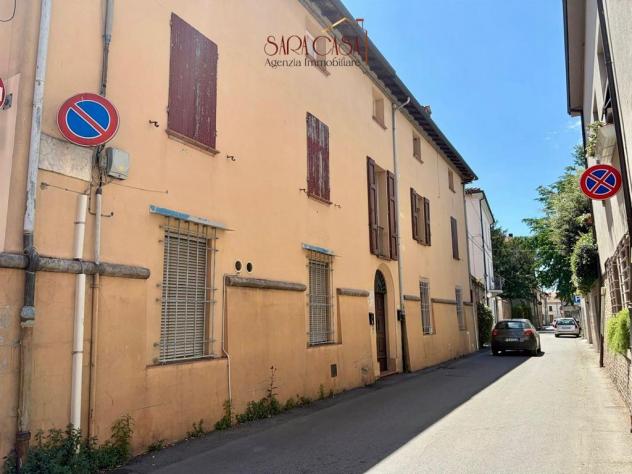 Appartamento disposto su due livelli in posizione centrale - Foto 2