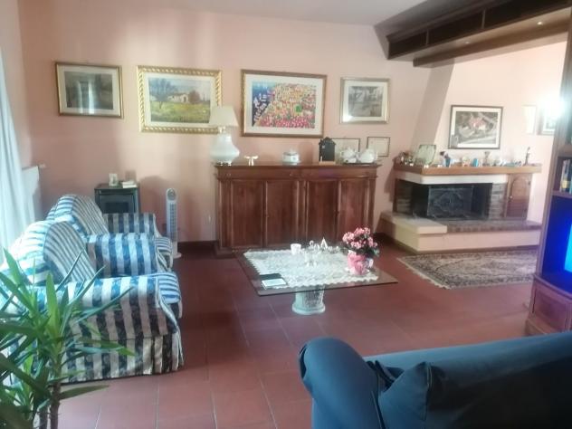 Villa in vendita a Comeana - Carmignano 290 mq Rif: 1418736