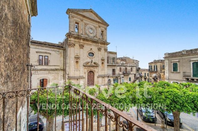Casa indipendente di 200 m² con più di 5 locali in vendita a Modica - Foto 3