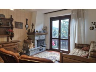SPLENDIDO TRILOCALE CON DUE BAGNI, CUCININO, AMPIO SOGGIORNO, RIPOSTIGLIO,  &hellip;