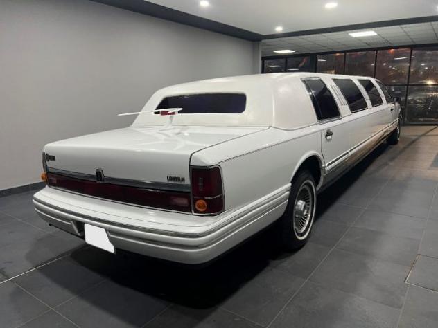 LINCOLN Town Car EXECUTIVE 40R Limousine rif. 21930080 - Foto 4