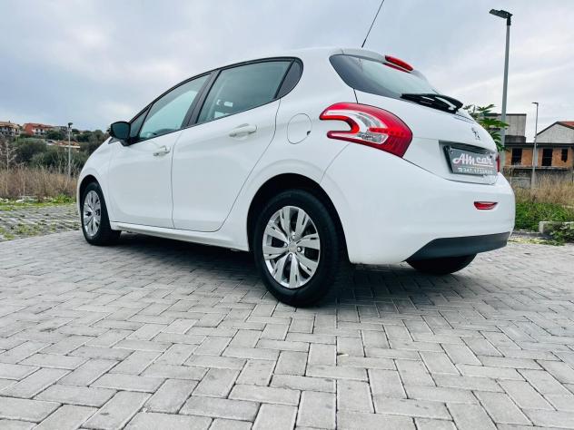 Peugeot 208 1.4hdi NEOPATENTATI CHIAMA 2014 - Foto 2