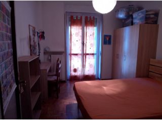Camera per studentessa su Lungo Ticino