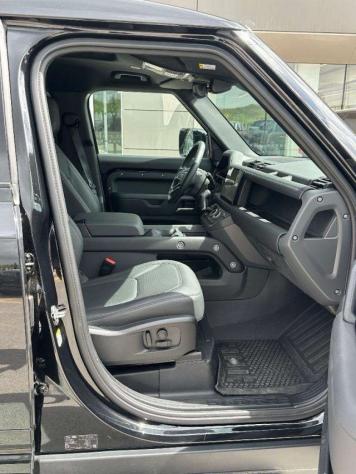 LAND ROVER Defender (2019) LAND ROVER 110 3.0D I6 200 CV AWD Auto X-Dy rif. 23960993 - Foto 3