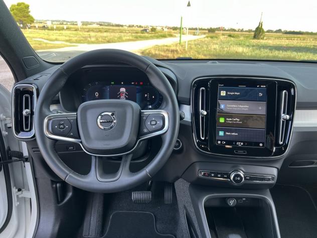 Volvo XC40 B3 automatico Core - Foto 8