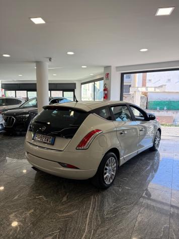 Lancia Delta 1.6 MJT DPF Silver - Foto 4