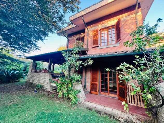 Casa semindipendente in vendita a Montignoso 370 mq Rif: 1210582