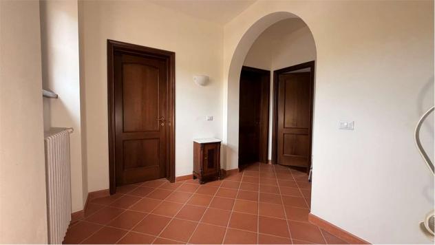 VBF PORC 16 - VILLA ANGOLARE DI GENEROSA METRATURA LIBERA SU TRE LATI CON GIARDINO E POSTI AUTO - Foto 16
