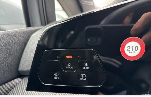 Volkswagen Golf 1.5 TSI ACT 110kW R-LINE CAMERA LED NAVI - Foto 8