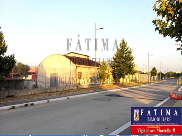 FOGGIA - VENDESI - TRATTABILE - Capannone fronte Camera di Commercio - Foto 3