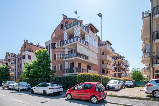 RAVENNA – LUMINOSO APPARTAMENTO IN ZONA EMERGENTE E STRATEGICA - Foto 2