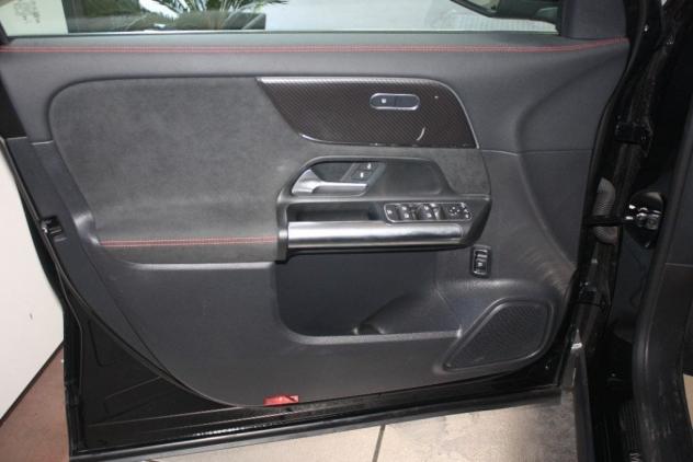 Mercedes-Benz GLA 200 200 D AMG LINE PREMIUM 150 CV - Foto 9