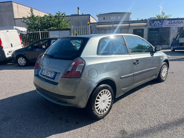 Fiat Stilo 1.9 JTD 3P 100 CV - Foto 8