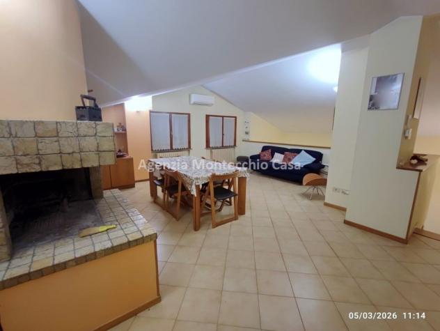 AMPIO APPARTAMENTO CON MANSARDA, INGRESSO INDIPENDENTE - Foto 14