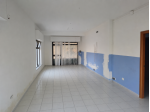 2069/STELLA Locale commerciale di mq 74 al piano terra in parco privato a V &hellip;