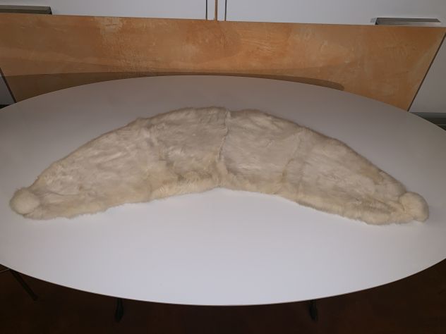 UN COPRISPALLE TUTTO IN VERA PELLICCIA DI CONIGLIO BIANCO FODERATO ALL'INTERNO C - Foto 3