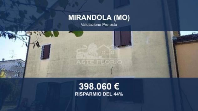 Immobile in asta di 718 m² con più di 5 locali in vendita a Mirandola