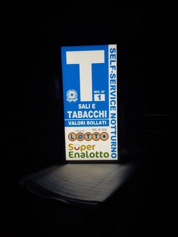 Tabaccheria Cartoleria Giochi in vendita a Rovigo