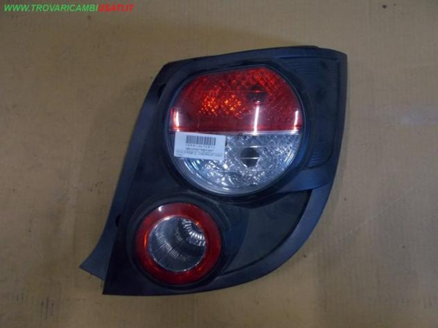FANALE POST. D. CHEVROLET AVEO (T300)  Parti elettriche  Fanaleria  Fanali  Fanale post. dx. CHEVROLET - AVEO - 01-07-2011 - 01-05-2015