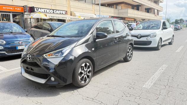 Toyota Aygo Connect 1.0 VVT-i 72 CV 5 porte x-play LED NAVI KAMERA CERCHI 16 PDC BLUETOOTH - Foto 3