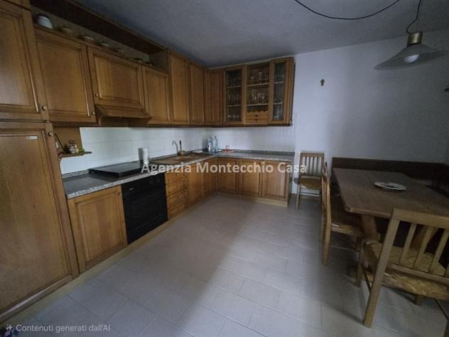CASA SINGOLA CON DUE APPARTAMENTI, AMPIO TERRENO E VISTA PANORAMICA - Foto 3