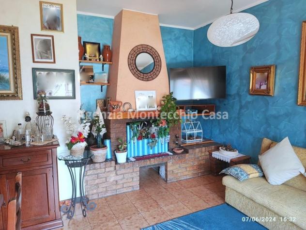 Casa bifamiliare in posizione centrale con ampio scoperto esclusivo, garage e due unità abitative - Foto 5