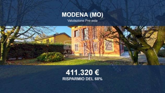 Immobile in asta di 579 m² con più di 5 locali e box auto doppio in vendita a Modena