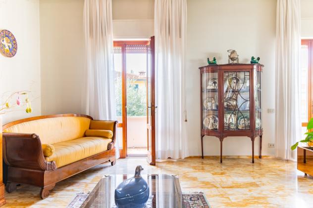 VILLA di 12 vani e di 250 mq (VIAREGGIO) rif. 672 - Foto 7