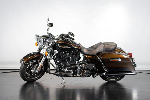 Harley-Davidson - CVO - Custom Vehicle Operations - 1800 Road King- FLHRSE