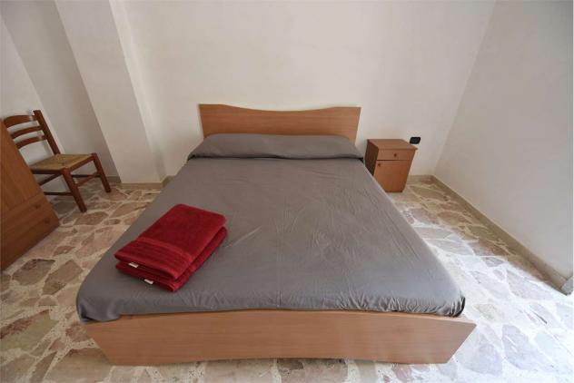 A000690 - AFFITTASI CASA INDIPENDENTE 6 POSTI LETTO