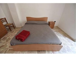 A000690 - AFFITTASI CASA INDIPENDENTE 6 POSTI LETTO