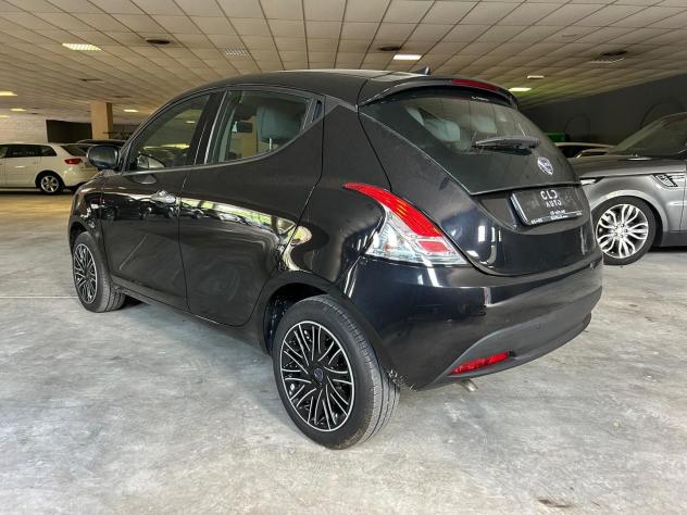 Lancia Ypsilon 1.0 FireFly 70cv Hybrid - Foto 6