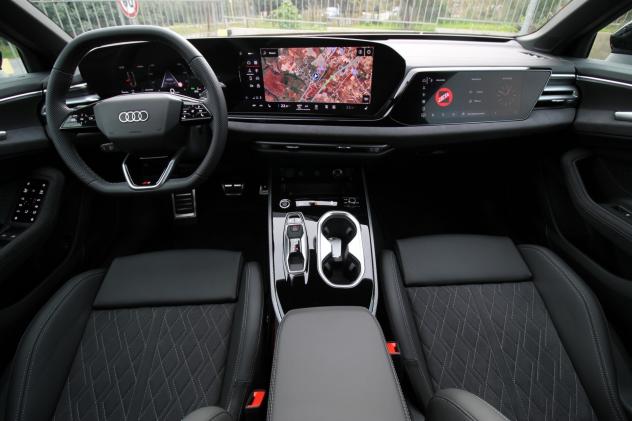 Audi A6 Avant TDI 204cv quattro S Line edition |11.2025 - Foto 7