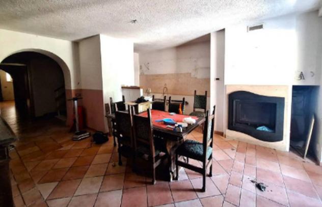 Immobile in asta di 228 m², box auto in vendita a Gualdo Tadino - Foto 4