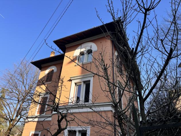 APPARTAMENTO di 3 vani e di 75 mq (BOLOGNA - BOLOGNA (BO)) rif. MZZ NIC - Foto 2