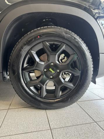 Jeep Avenger 4xe Hybrid 1.2 MHEV 4xe Upland - Foto 7