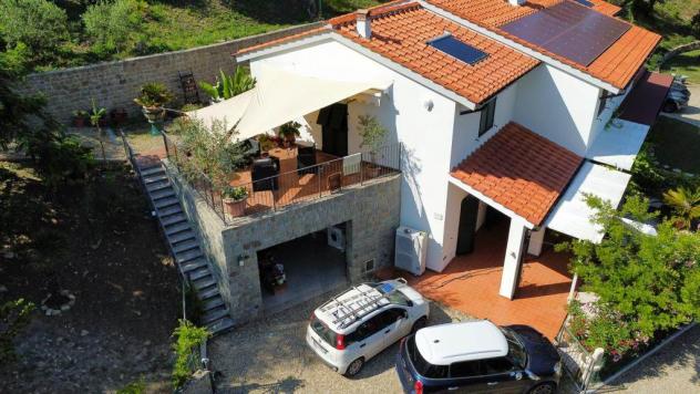 Villino in Vendita in zona CALDINE