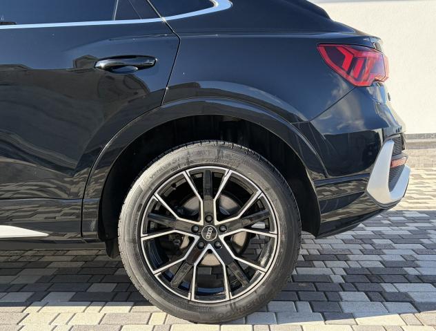 Audi Q3 SPB S Line interno ed esterno 2.0 TDI 150CV S-Tronic quattro 35 - Foto 8