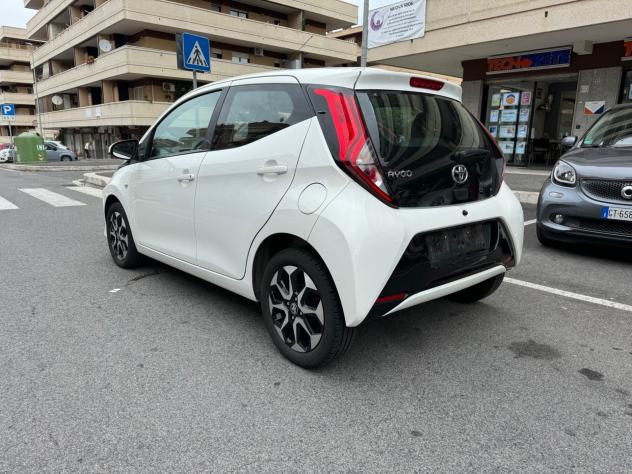 Toyota Aygo Connect 1.0 VVT-i 72 CV 5 porte x-play MMT LED NAVI KAMERA CERCHI 16PDC - Foto 4