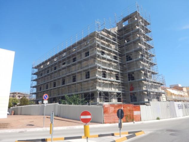 Immobile in asta di 1048 m² in vendita a Porto San Giorgio