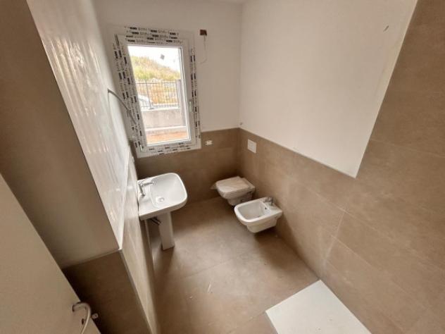 Appartamento di 132 m² con 4 locali e box auto in vendita a Verona - Foto 9